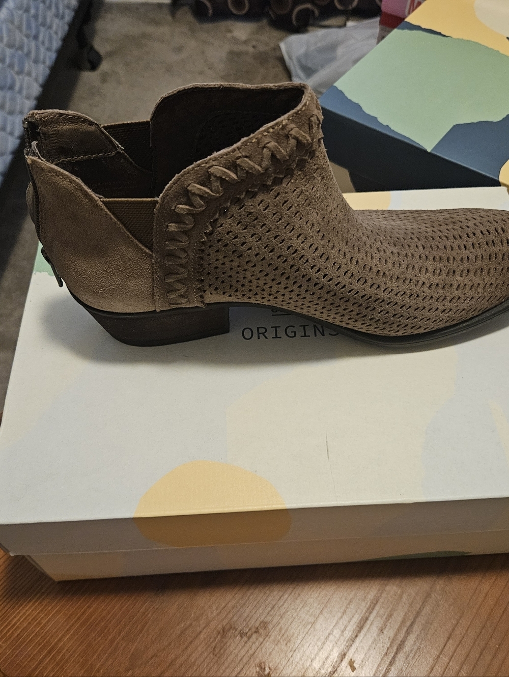 Earth Peak Perry Booties Warm Taupe Suede | Women’s 10W Wide | NEW